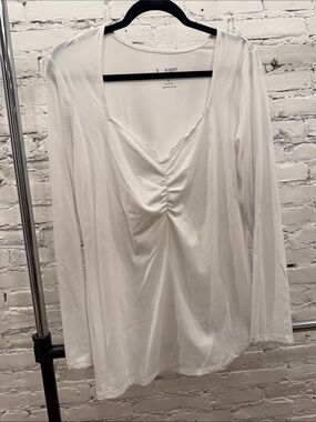 torrid White Long Sleeve Ruched V-Neck Top